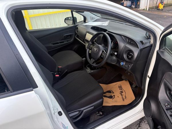 2017 Toyota Vitz hybird Carousel 1
