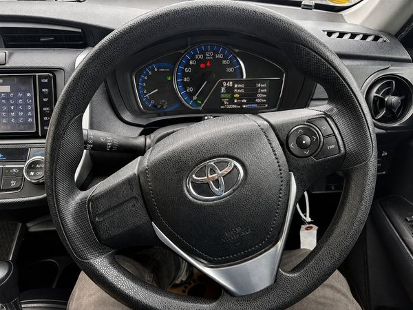 2018 Toyota Corolla Fielder hybird Carousel 5
