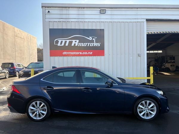 2013 Lexus IS 300H 2.5L Hybrid! Leather seats Carousel 13