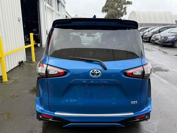 2016 Toyota SIENTA HYBRID G Carousel 15