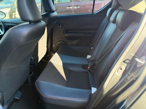 2016 Toyota Aqua X-Urban Special Price ! Carousel 7