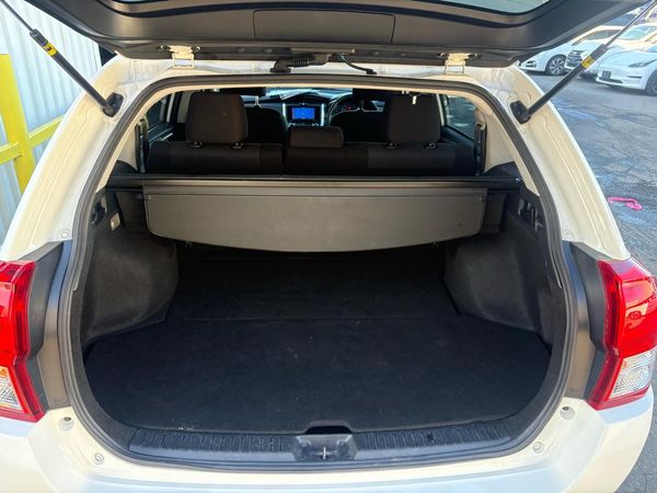 2015 Toyota Corolla FIELDER HYBRID Carousel 10