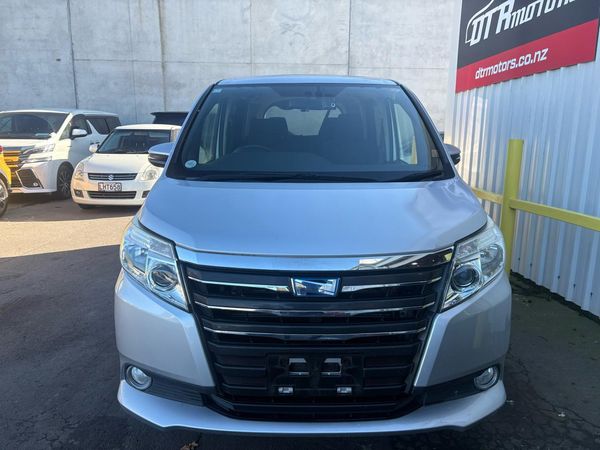 2015 Toyota Noah HYBRID G Carousel 7