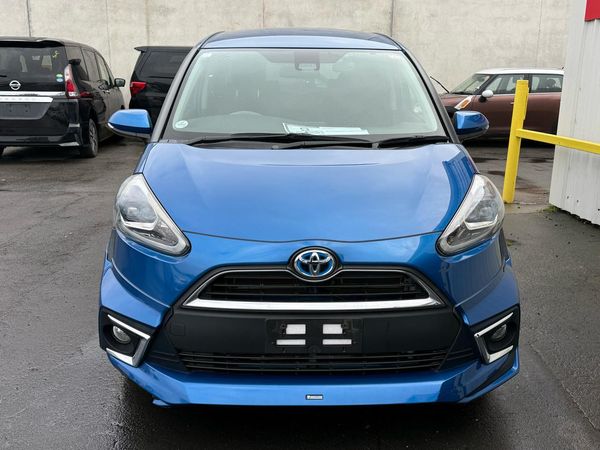 2016 Toyota SIENTA HYBRID G Carousel 12