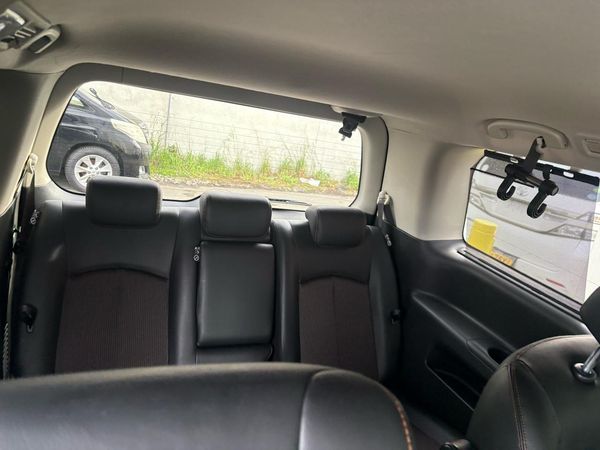 2015 Nissan ELGRAND 250 HIGHWAY STAR Carousel 1