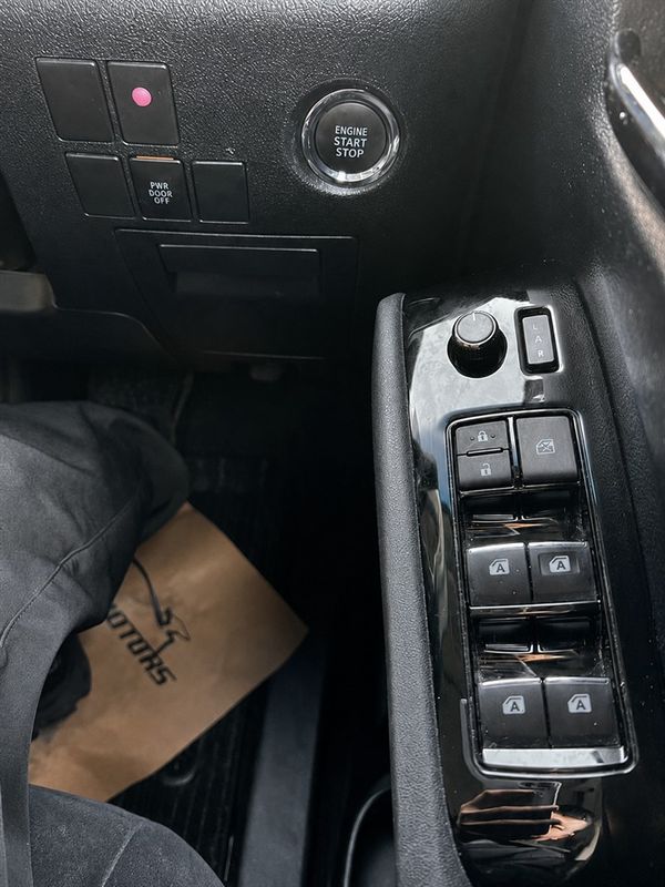 2017 Toyota VELLFIRE 2.5Z Carousel 1