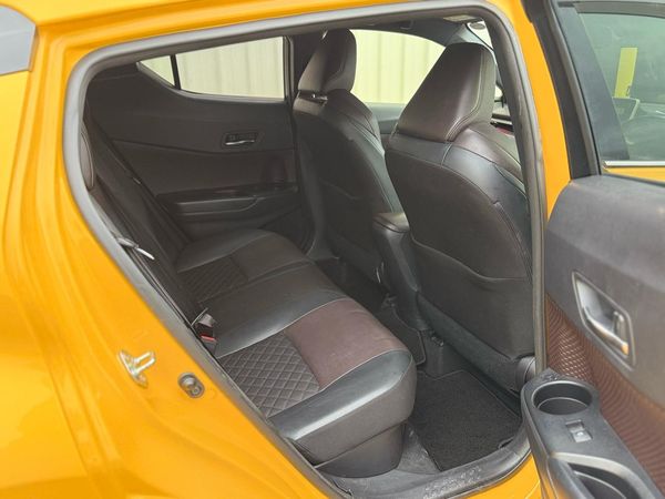 2018 Toyota C-HR Bodykit with Reversing Camera, Cruise Control ! Carousel 5