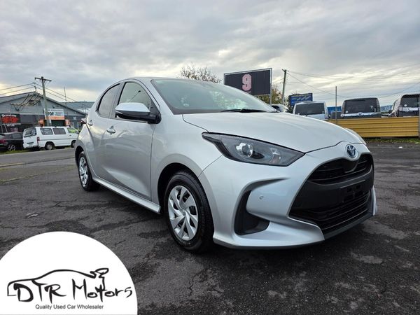2021 Toyota Yaris Hybrid X with Reversing Camera, Parking Sensors, Cruise Control !