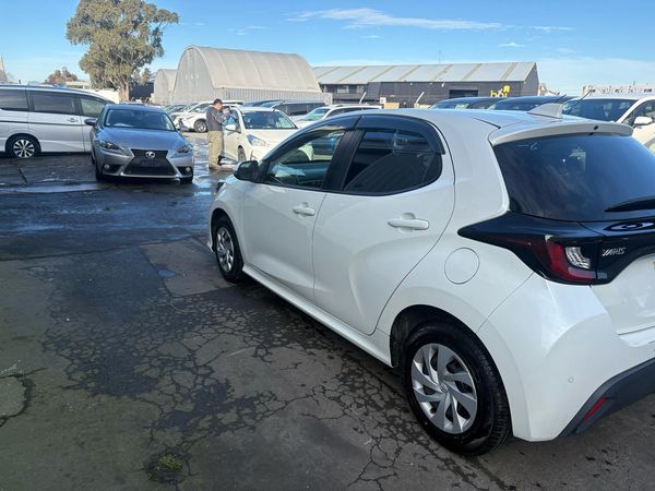 2020 Toyota Yaris Hybrid X Carousel 9