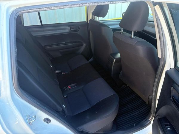 2015 Toyota Corolla FIELDER HYBRID Carousel 11
