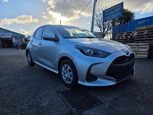 2021 Toyota Yaris Hybrid X with Reversing Camera, Parking Sensors, Cruise Control ! Carousel 9