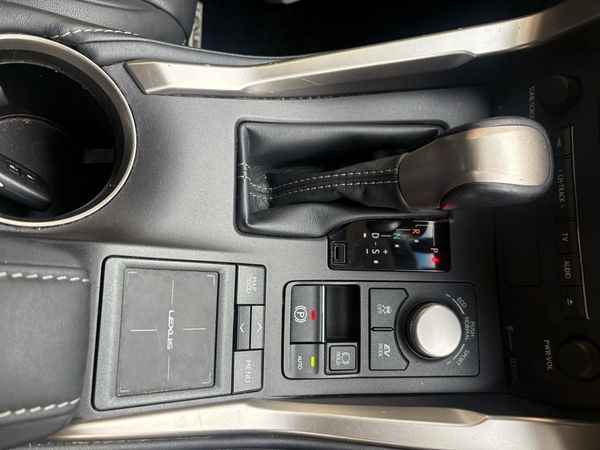 2015 Lexus NX 300H I PACKAGE Carousel 5
