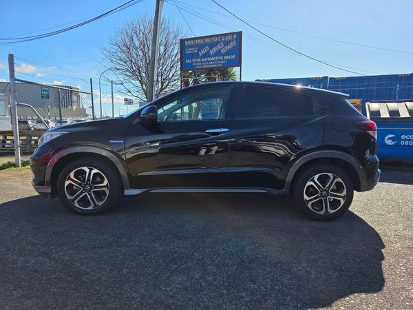 2014 Honda Vezel Hybrid X with Reversing Camera, Cruise Control ! Carousel 14