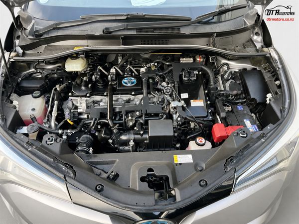 2017 Toyota C-HR G Model Carousel 7