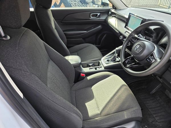 2021 Honda Vezel E-HEV Z Model with Reversing Camera, Parking Sensors, Cruise Control ! Carousel 2