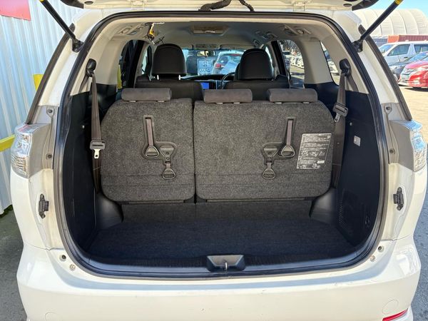 2015 Toyota Estima 5D AERAS PREMIUM EDITION Carousel 13