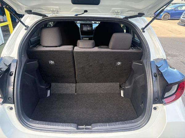 2020 Toyota Yaris Hybrid X Carousel 10