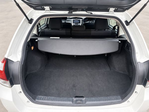 2018 Toyota Corolla Fielder hybird Carousel 15