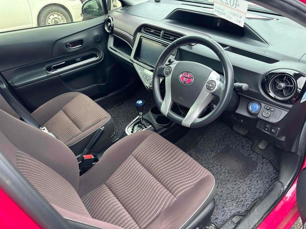 2015 Toyota Aqua G model with smart key Carousel 2