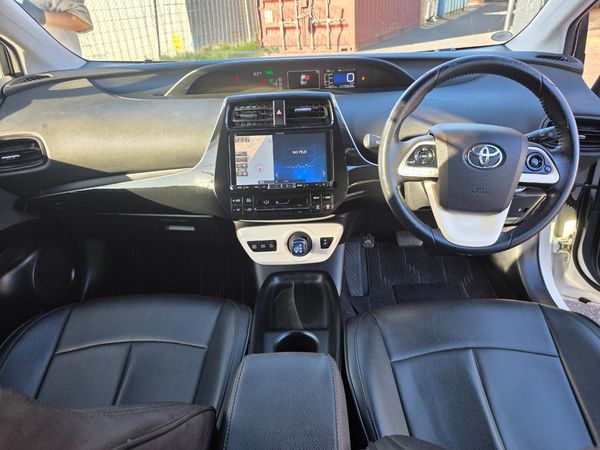 2016 Toyota Prius 5D S Model with Reversing Camera ! Carousel 1