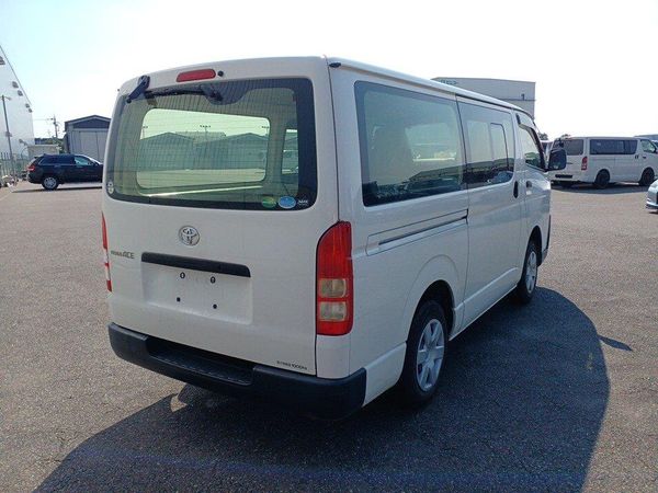 2019 Toyota hiace Diesel Special Price ! Carousel 3