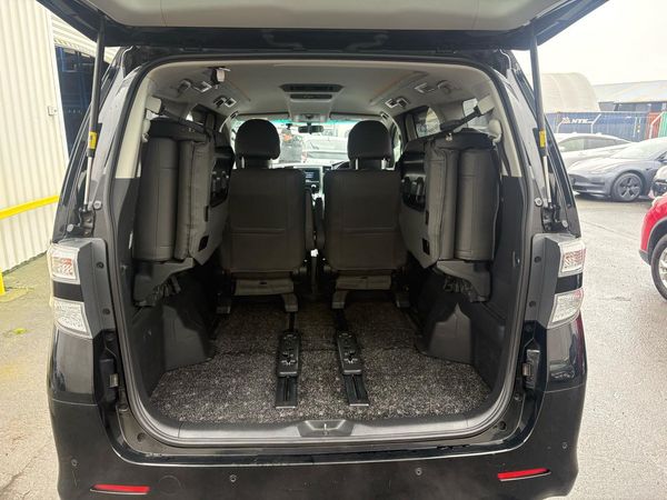 2013 Toyota VELLFIRE 2.4Z Carousel 18