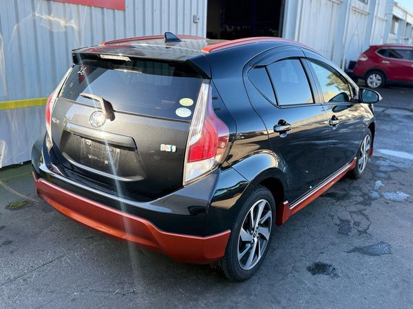 2016 Toyota Aqua X-Urban Special Price ! Carousel 14