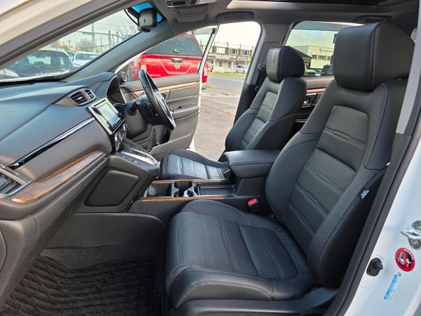 2019 Honda CR-V Hybrid EX Masterpiece with Load of Features ! Carousel 2