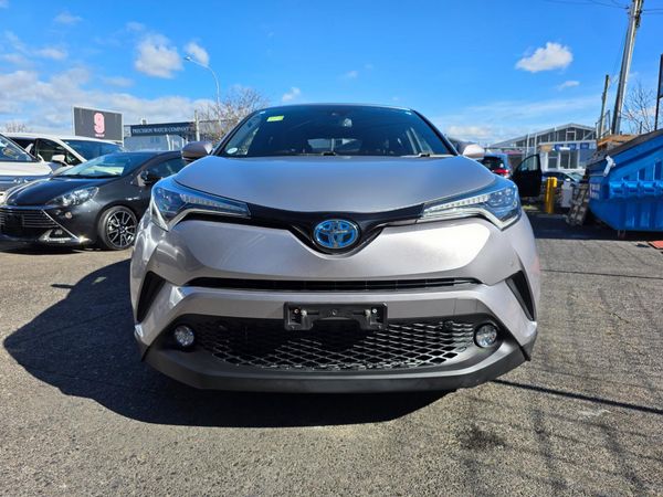 2017 Toyota C-HR Hybrid G Model with Reversing Camera, Parking Sensors, Cruise Control ! Carousel 8