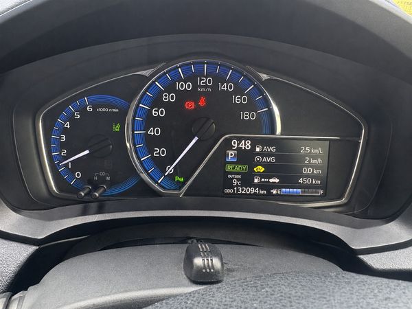 2018 Toyota Corolla Fielder hybird Carousel 6