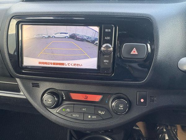 2017 Toyota Vitz hybird Carousel 5