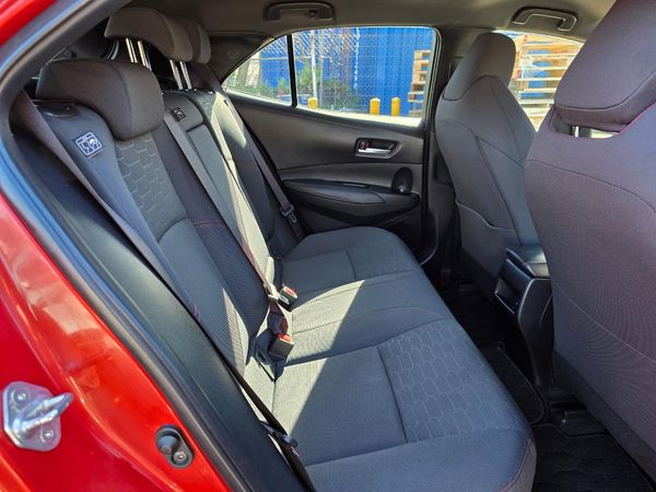 2018 Toyota Corolla Sports Hybrid with Reversing Camera, Parking Sensors, Cruise Control ! Carousel 3