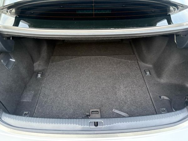 2013 Lexus IS 300H 2.5L Hybrid! Leather seats Carousel 17