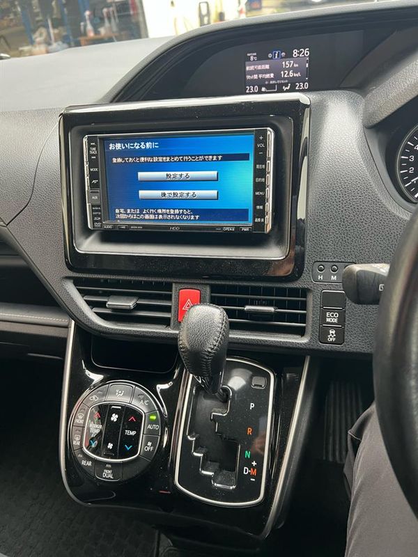 2015 Toyota ESQUIRE XI Carousel 2