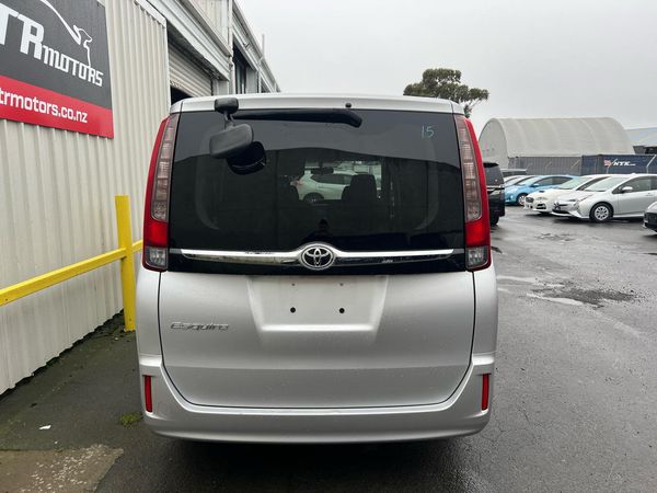 2015 Toyota ESQUIRE XI Carousel 13