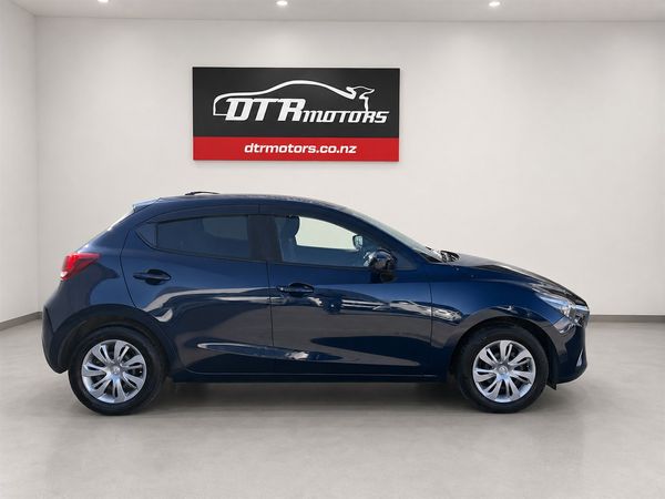 2015 Mazda Demio Carousel 13