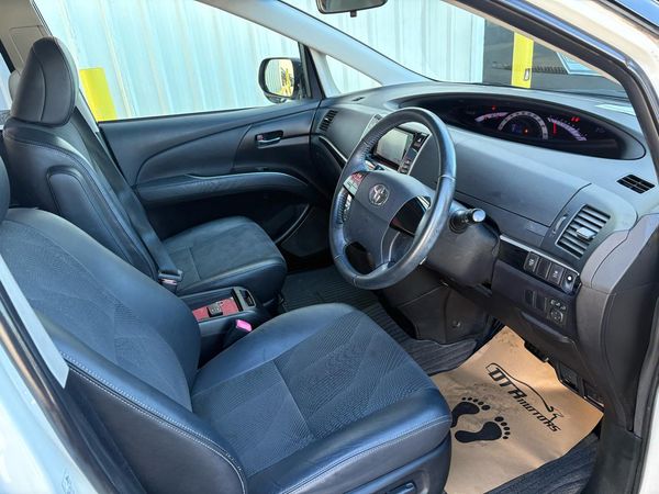 2015 Toyota Estima 5D AERAS PREMIUM EDITION Carousel 1