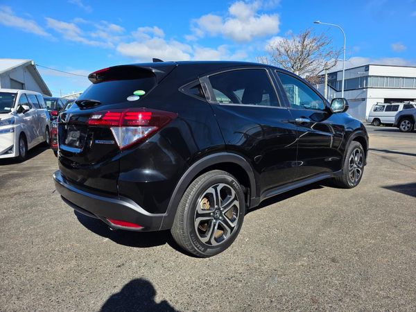 2014 Honda Vezel Hybrid X with Reversing Camera, Cruise Control ! Carousel 11