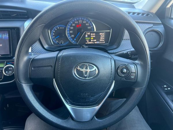 2015 Toyota Corolla FIELDER HYBRID Carousel 2