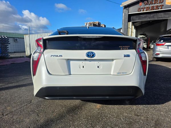 2016 Toyota Prius 5D S Model with Reversing Camera ! Carousel 12