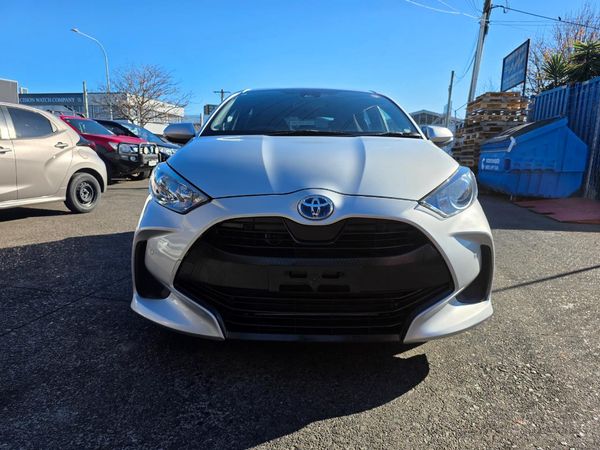 2021 Toyota Yaris Hybrid X with Reversing Camera, Parking Sensors, Cruise Control ! Carousel 8
