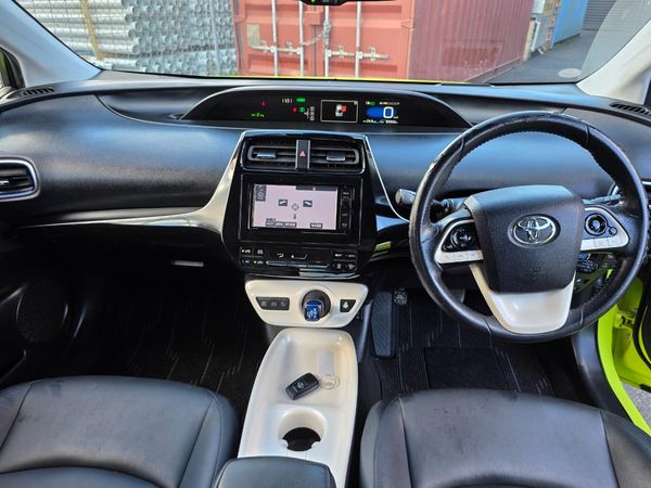 2016 Toyota Prius Newshape Hybrid with Reversing Camera, Parking Sensors, Cruise Control ! Carousel 1