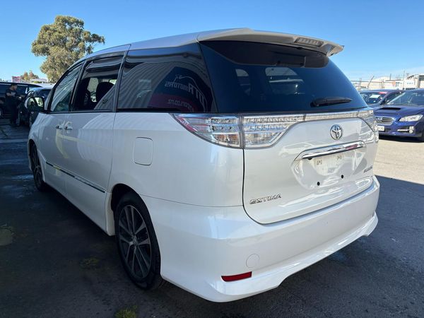 2015 Toyota Estima 5D AERAS PREMIUM EDITION Carousel 10