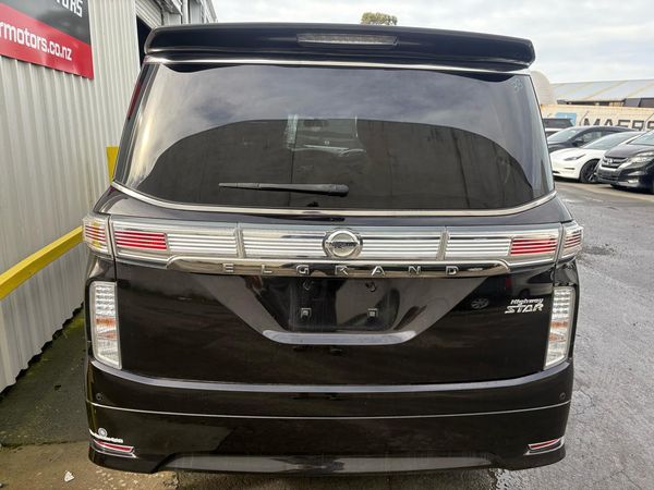 2015 Nissan ELGRAND 250 HIGHWAY STAR Carousel 12