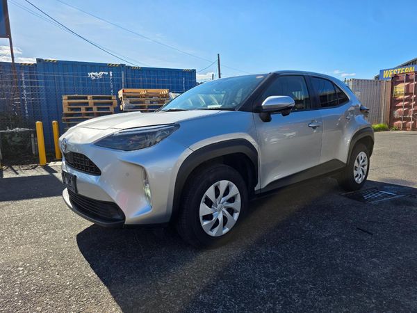 2022 Toyota YARIS CROSS Hybrid X with Reversing Camera, Parking Sensors, Cruise Control ! Carousel 2