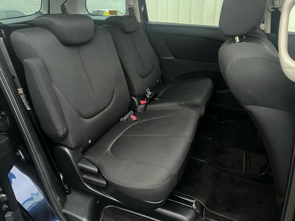 2012 Mazda Biante Carousel 4