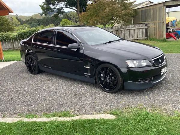2008 HSV Senator Carousel 1