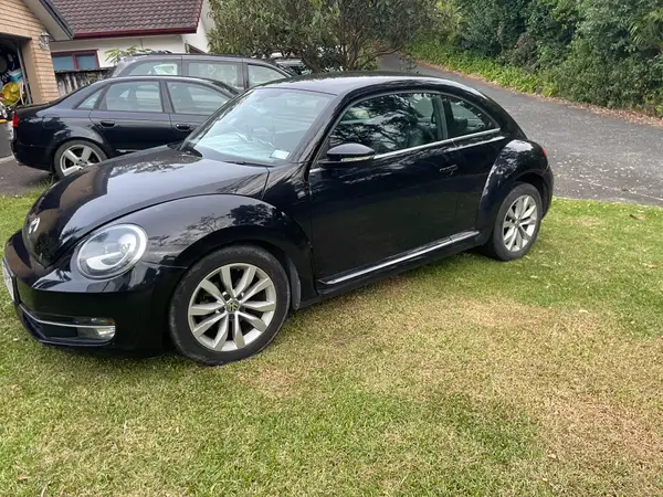 Volkswagen Beetle 2013 Design Coupe DSG Carousel 1