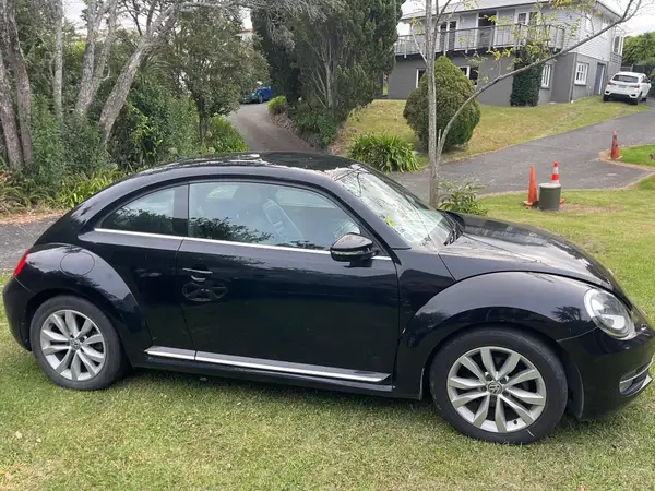 Volkswagen Beetle 2013 Design Coupe DSG Carousel 3