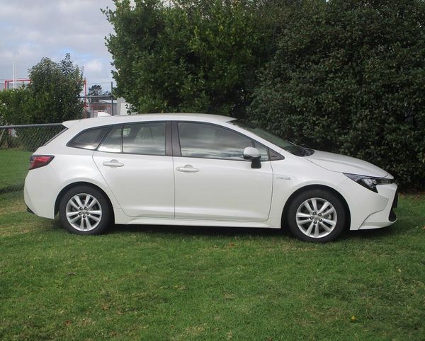 2020 Toyota Corolla Touring Carousel 11